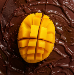 Can I eat mango with chocolate